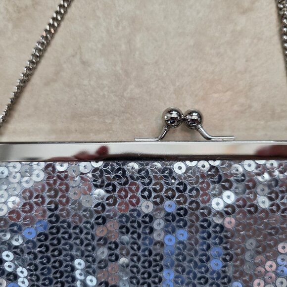 Ann Taylor LOFT silver sequin evening clutch - Picture 3 of 5